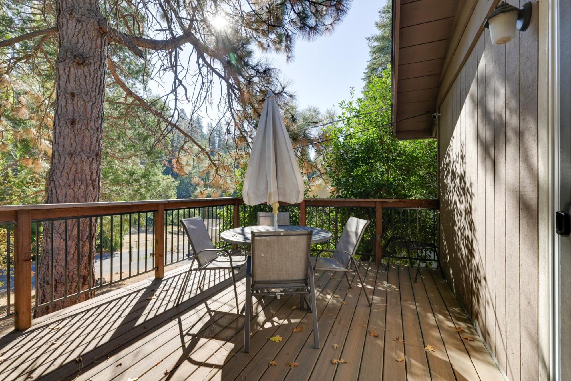 Sherwood Forest Cabin With Deck And Fire Pit! Twain Harte Ngoại thất bức ảnh